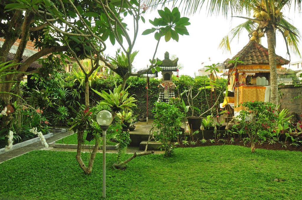 Three Dewi'S Guest House Ubud  Exterior photo